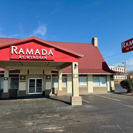 Ramada By Wyndham Lumberton Hotel Exterior photo