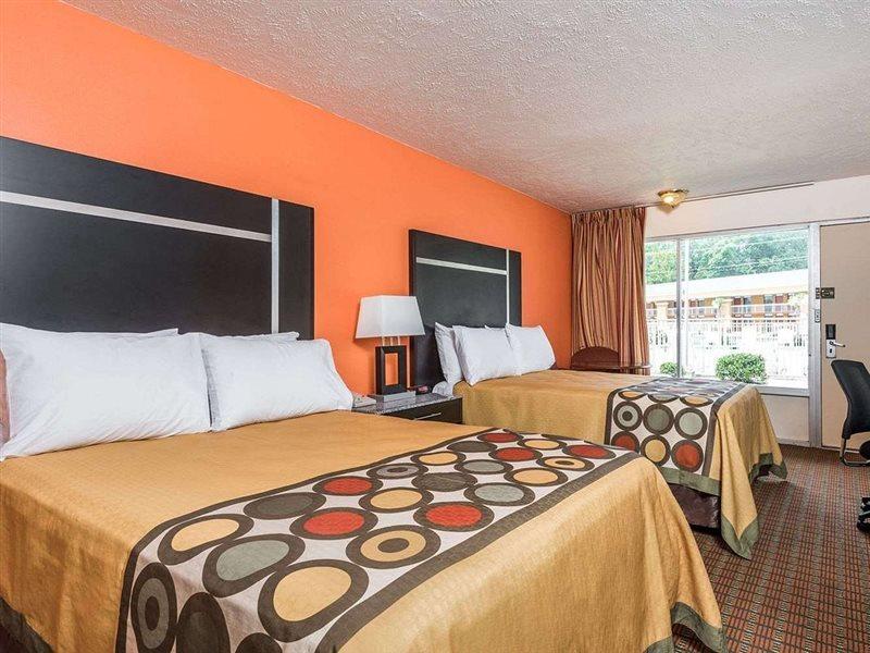 Ramada By Wyndham Lumberton Hotel Exterior photo