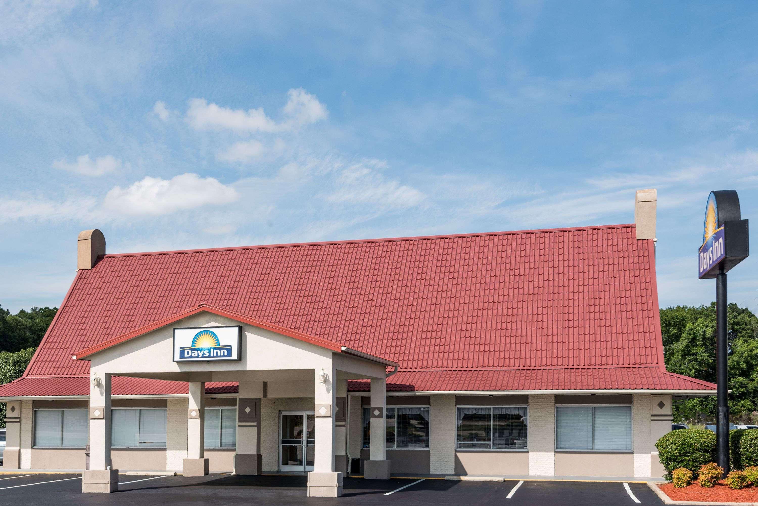 Ramada By Wyndham Lumberton Hotel Exterior photo